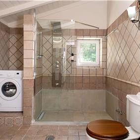 3 bedroom villa with heated pool in Kassiopi, Corfu, sleeps 6